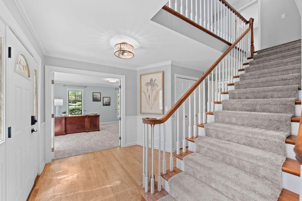 Photo of 4414 Thornbury Drive E, Valparaiso, IN 46383 (MLS # 838990)