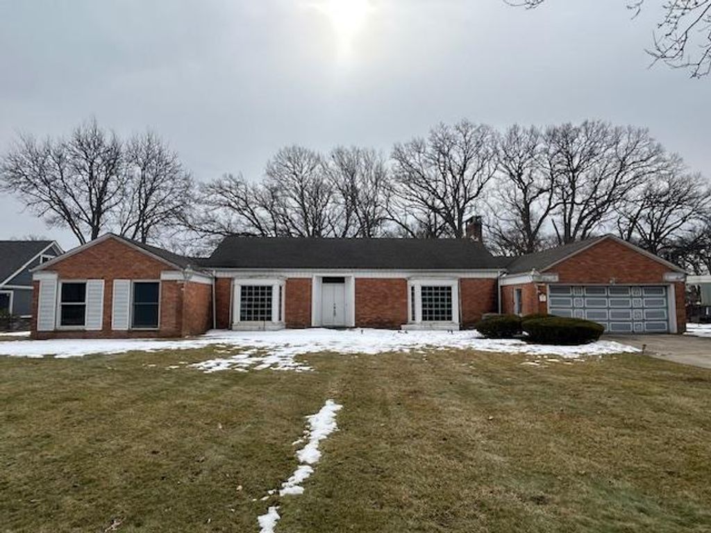 Photo of 2001 W 64th Place, Merrillville, IN 46410 (MLS # 833900)