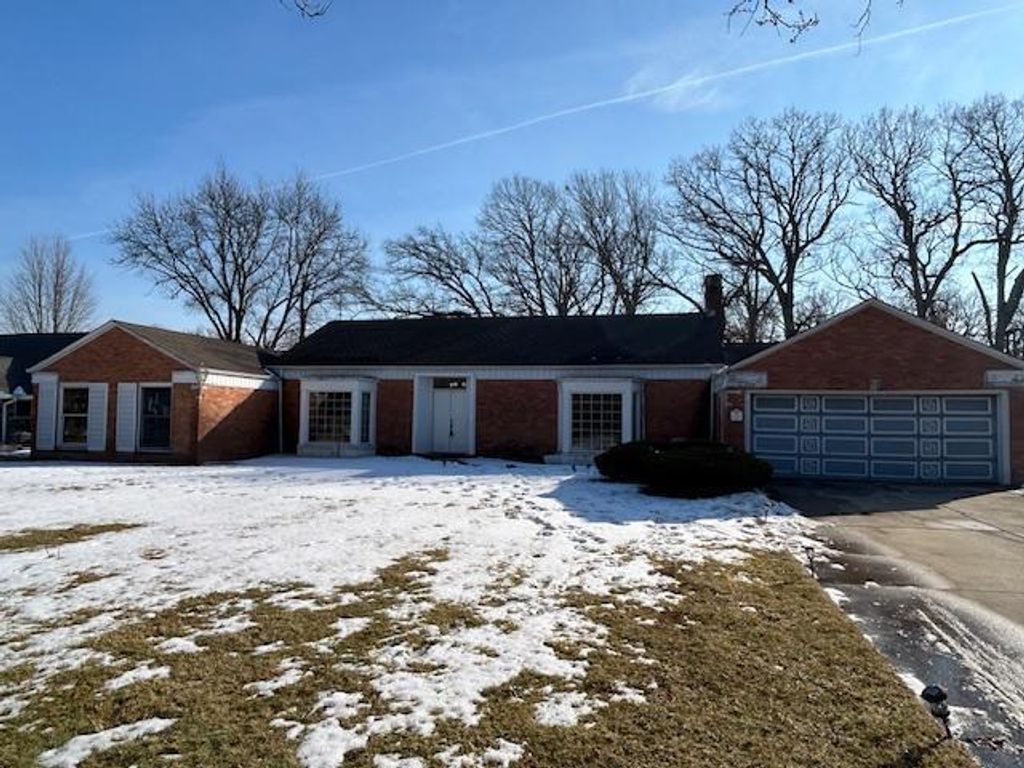 Photo of 2001 W 64th Place, Merrillville, IN 46410 (MLS # 833900)