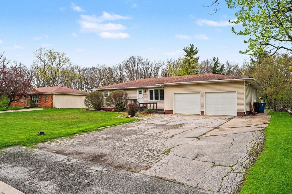 Photo of 5828 W 122nd Avenue, Crown Point, IN 46307 (MLS # 837366)