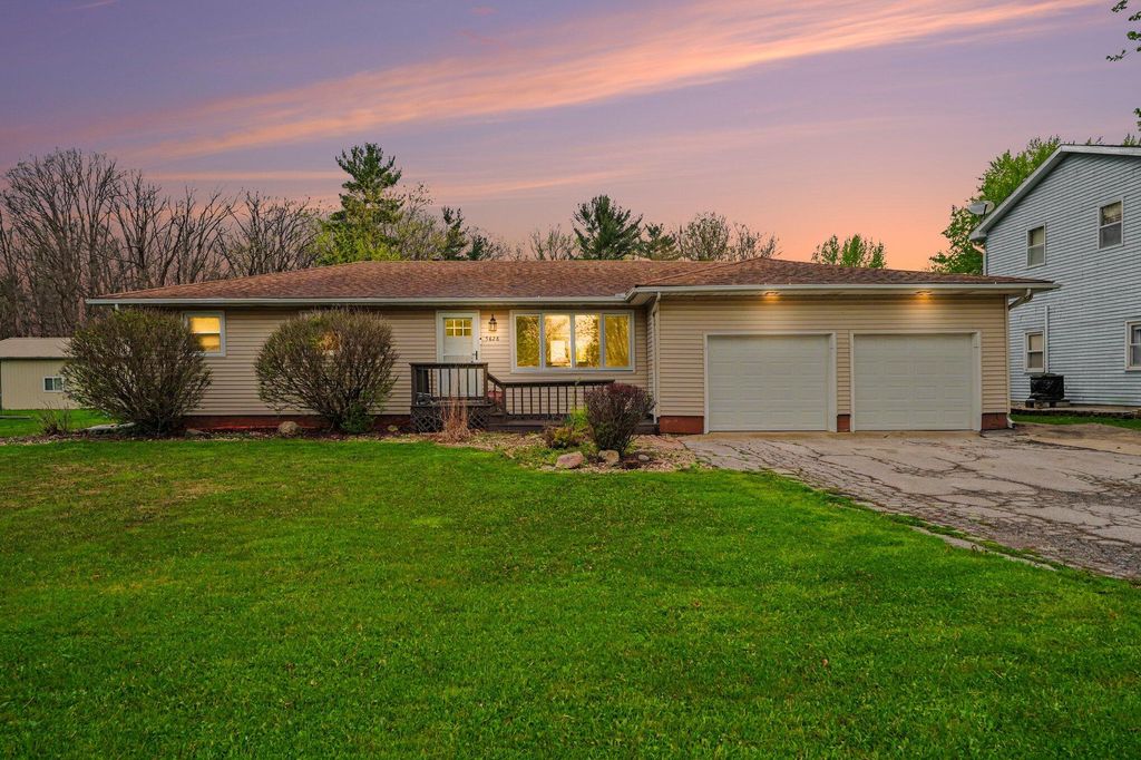 Photo of 5828 W 122nd Avenue, Crown Point, IN 46307 (MLS # 837366)