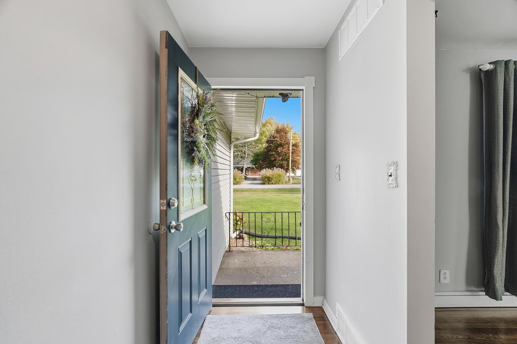 Photo of 10710 Porter Street, Crown Point, IN 46307 (MLS # 829998)