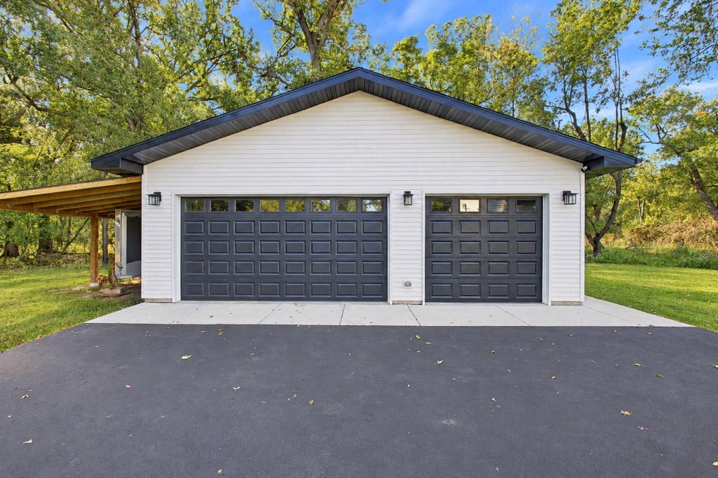 Photo of 1001 W Main Street, Griffith, IN 46319 (MLS # 846664)