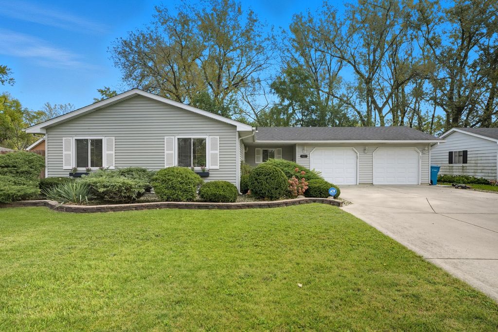 Photo of 1437 Madison Avenue, Dyer, IN 46311 (MLS # 829377)