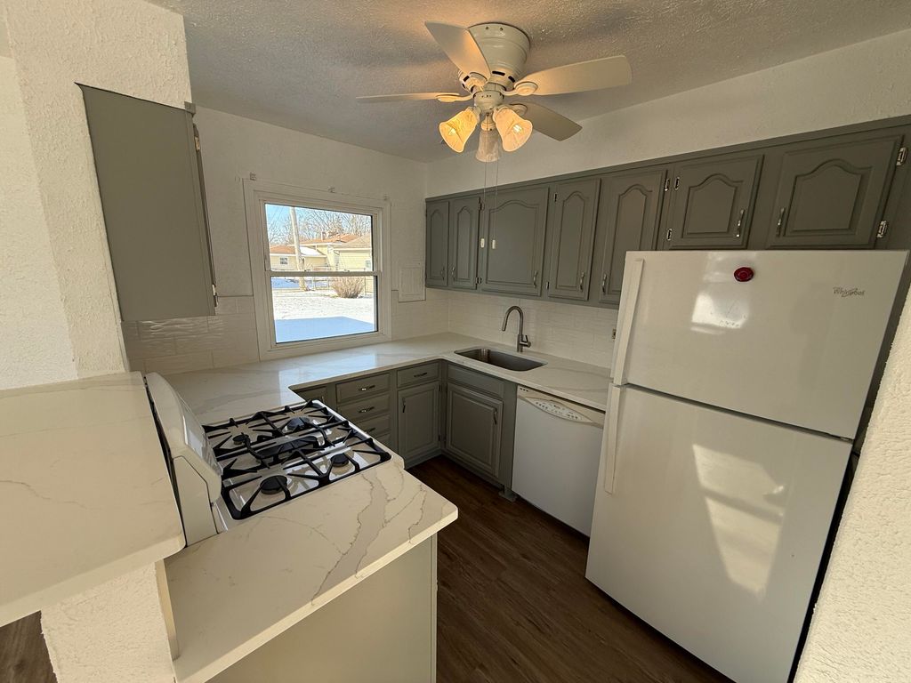 Photo of 400 N Virginia Street, Hobart, IN 46342 (MLS # 833551)