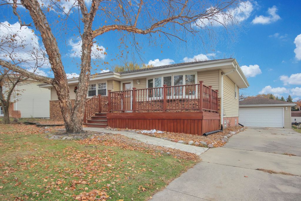 Photo of 736 Cottonwood Drive, Dyer, IN 46311 (MLS # 831673)