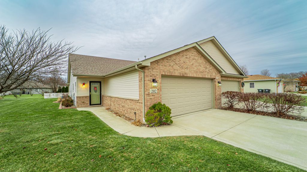 Photo of 202 Polly Lane, Hobart, IN 46342 (MLS # 832156)