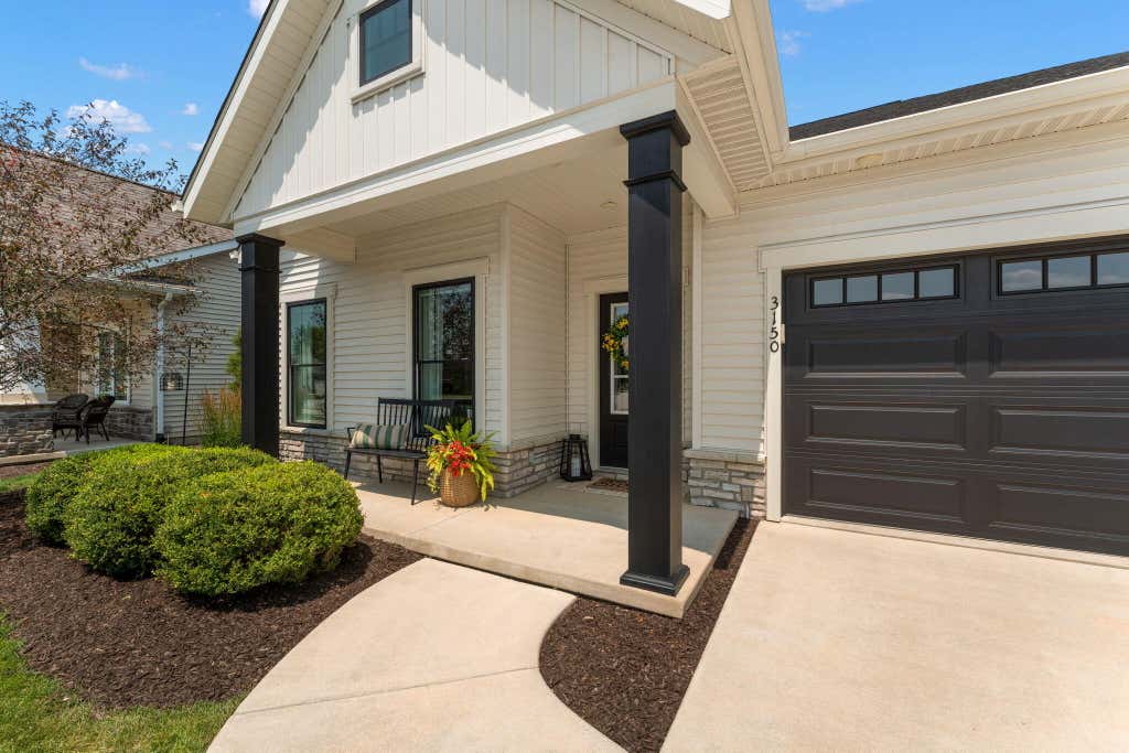 Photo of 3150 Bramble Crossing, Valparaiso, IN 46385 (MLS # 842400)