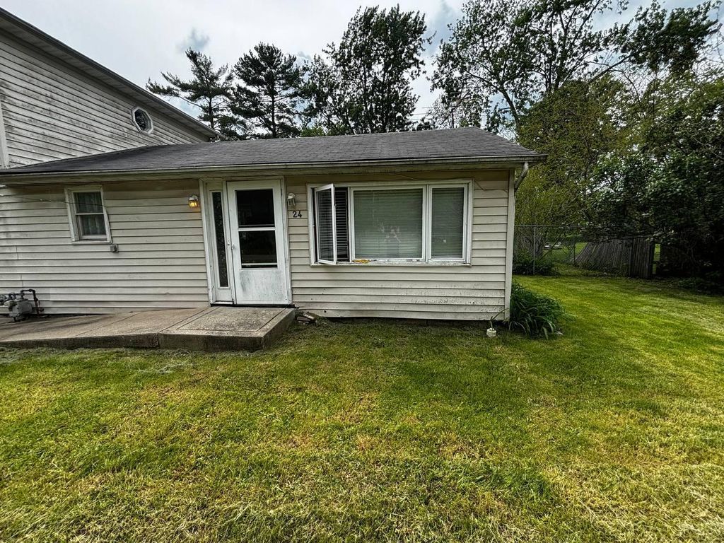 Photo of 24 Mccurahan Street, Valparaiso, IN 46385 (MLS # 839252)