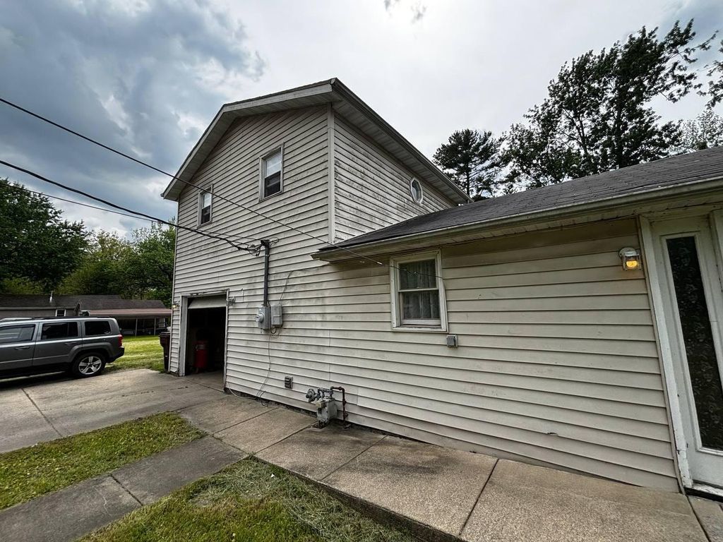 Photo of 24 Mccurahan Street, Valparaiso, IN 46385 (MLS # 839252)