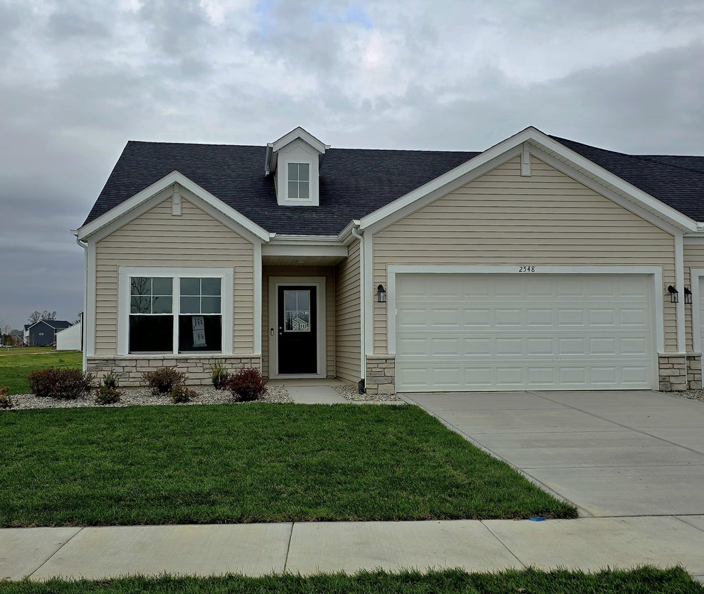 Photo of 2548 E 105th Avenue, Crown Point, IN 46307 (MLS # 847610)