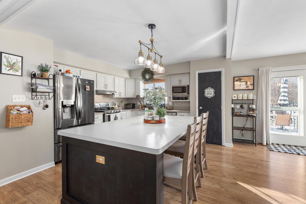 Photo of 3203 Parker Drive, Valparaiso, IN 46383 (MLS # 837770)