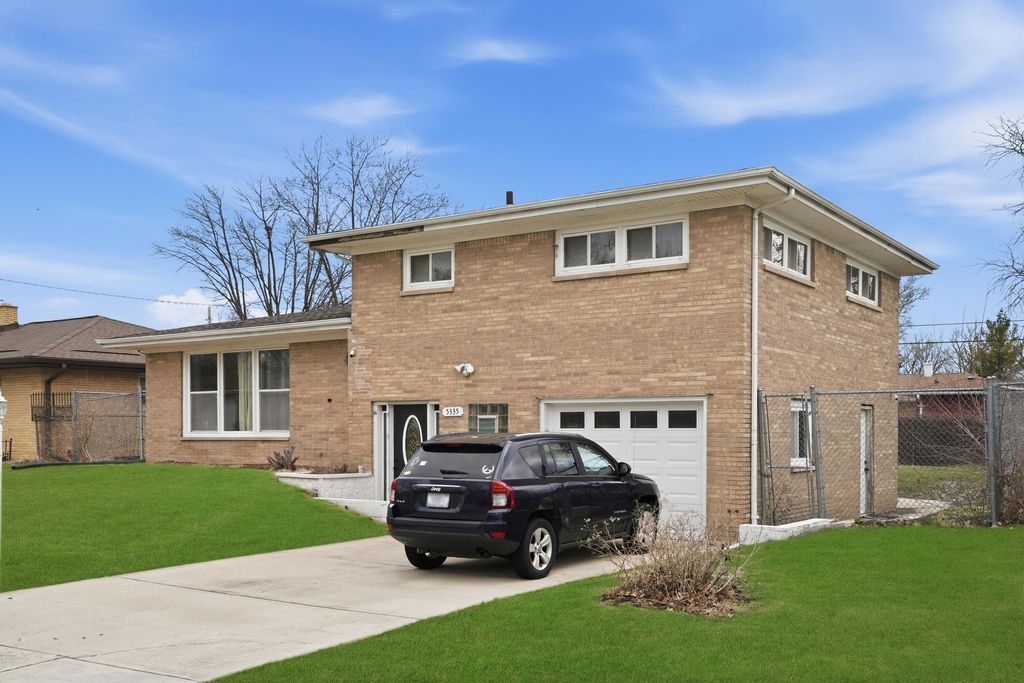 Photo of 5335 Buchanan Street, Merrillville, IN 46410 (MLS # 835508)