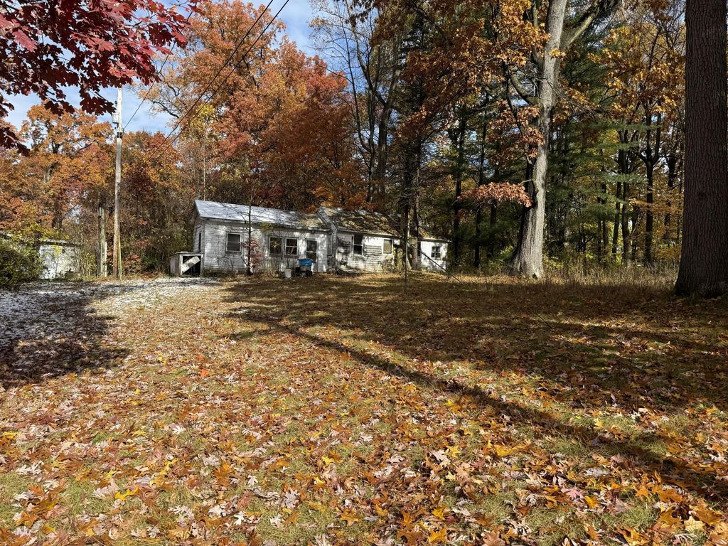 Photo of 54483 Whitesell Drive, South Bend, IN 46628 (MLS # 831088)