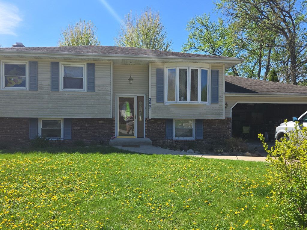 Photo of 2931 Crabapple Lane, Hobart, IN 46342 (MLS # 837420)
