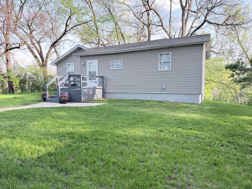 Photo of 560 S Campbell Street, Valparaiso, IN 46385 (MLS # 837676)