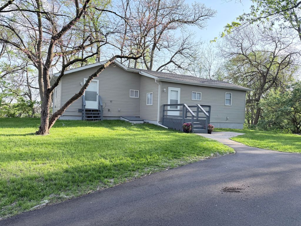 Photo of 560 S Campbell Street, Valparaiso, IN 46385 (MLS # 837676)