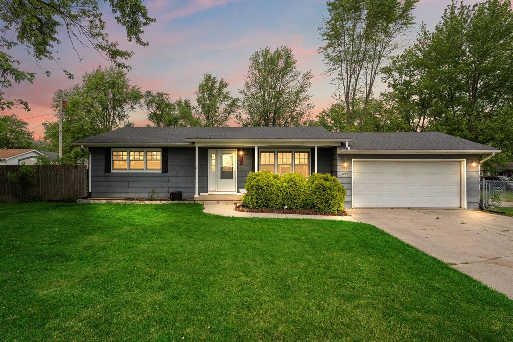 Photo of 1791 Jeffery Drive, Lowell, IN 46356 (MLS # 831347)