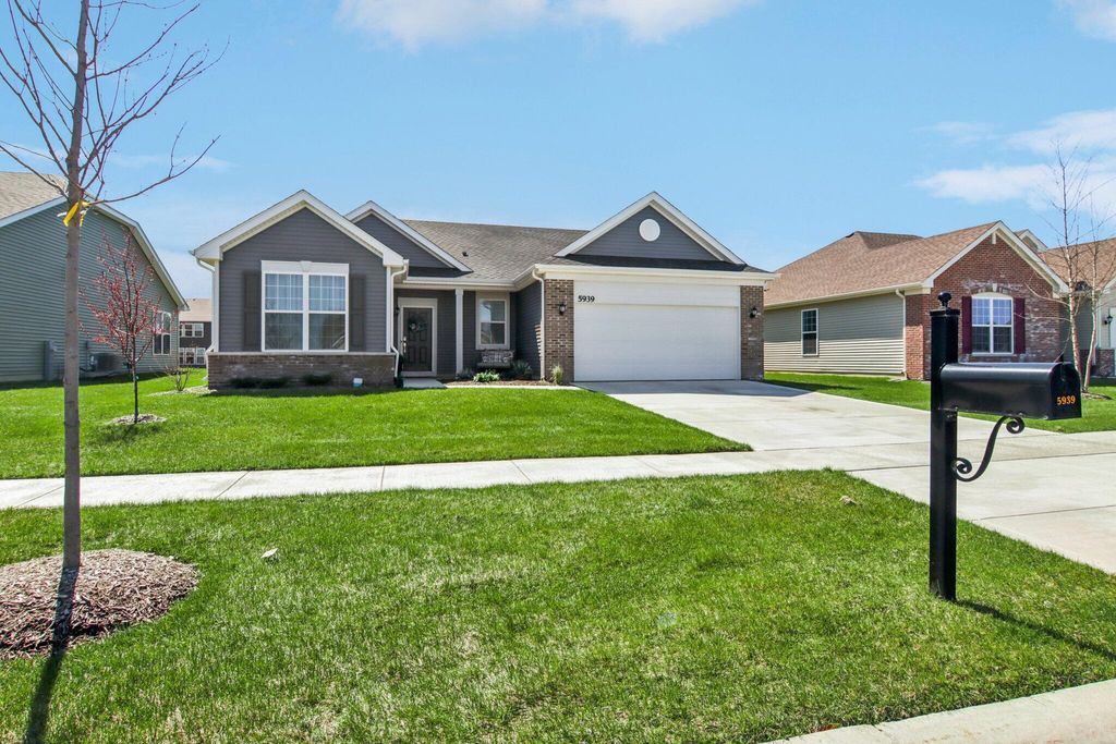 Photo of 5939 E 111th Lane, Winfield, IN 46307 (MLS # 836745)