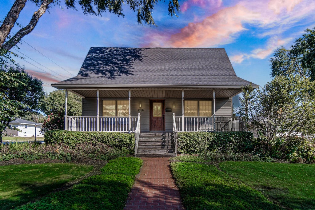 Photo of 1447 N Woodlawn Avenue, Griffith, IN 46319 (MLS # 846446)