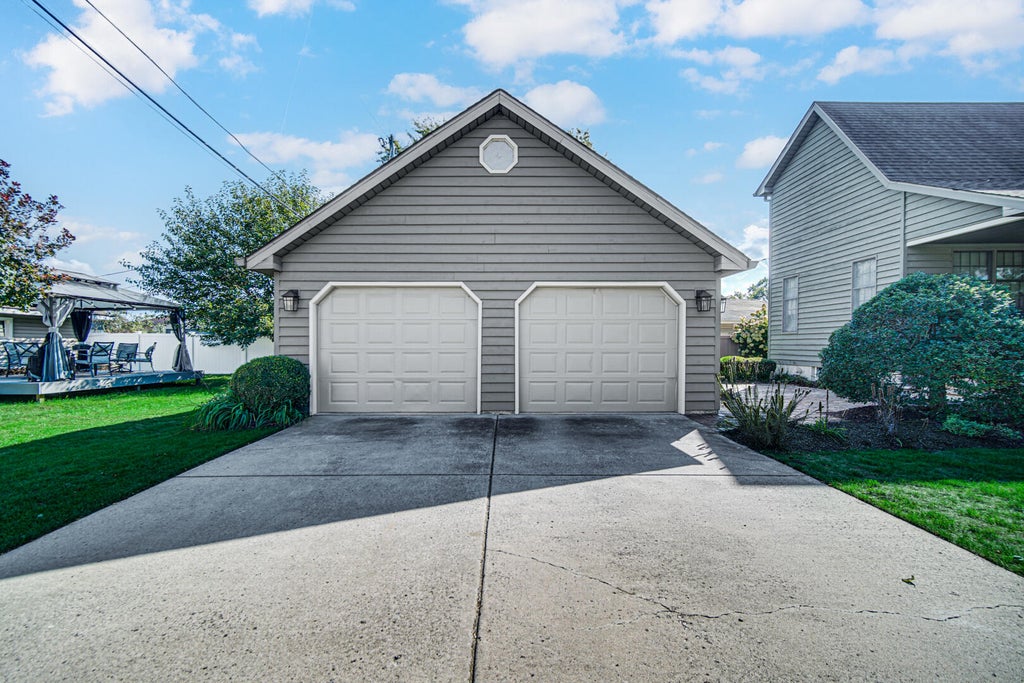 Photo of 1447 N Woodlawn Avenue, Griffith, IN 46319 (MLS # 846446)