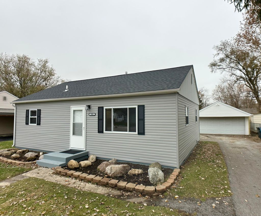 Photo of 306 Maple Street, Crown Point, IN 46307 (MLS # 831304)