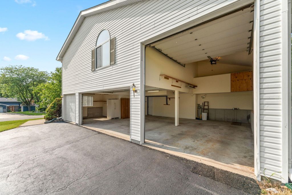 Photo of 1807 Forest Lane, Crown Point, IN 46307 (MLS # 839432)