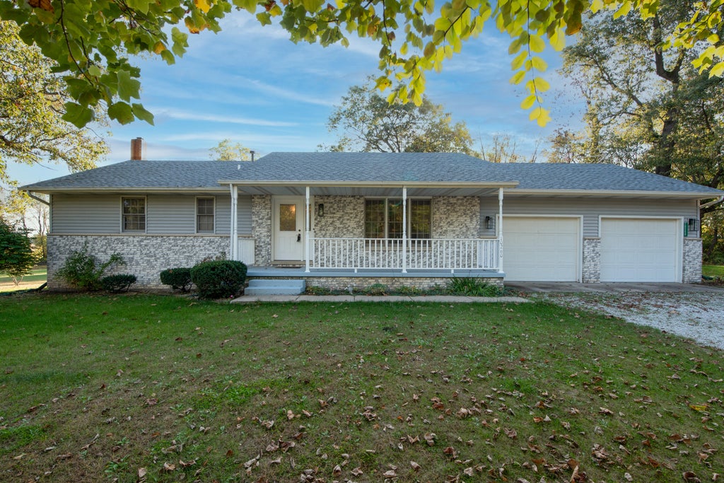 Photo of 10260 N 1000 W, DeMotte, IN 46310 (MLS # 847356)