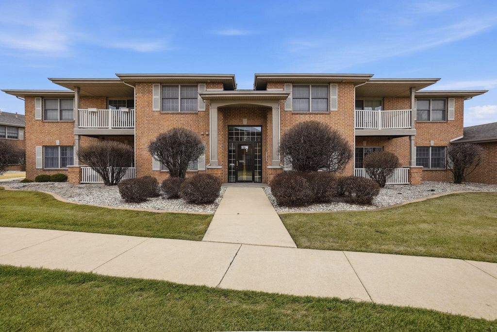 Photo of 9735 Wildwood Court #1b, Highland, IN 46322 (MLS # 834938)