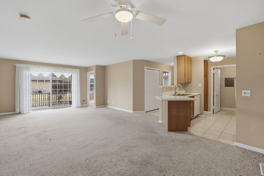 Photo of 9735 Wildwood Court #1b, Highland, IN 46322 (MLS # 834938)