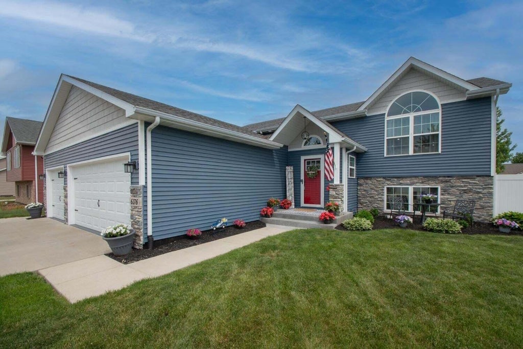 Photo of 6576 Timberwood Avenue, Portage, IN 46368 (MLS # 844985)