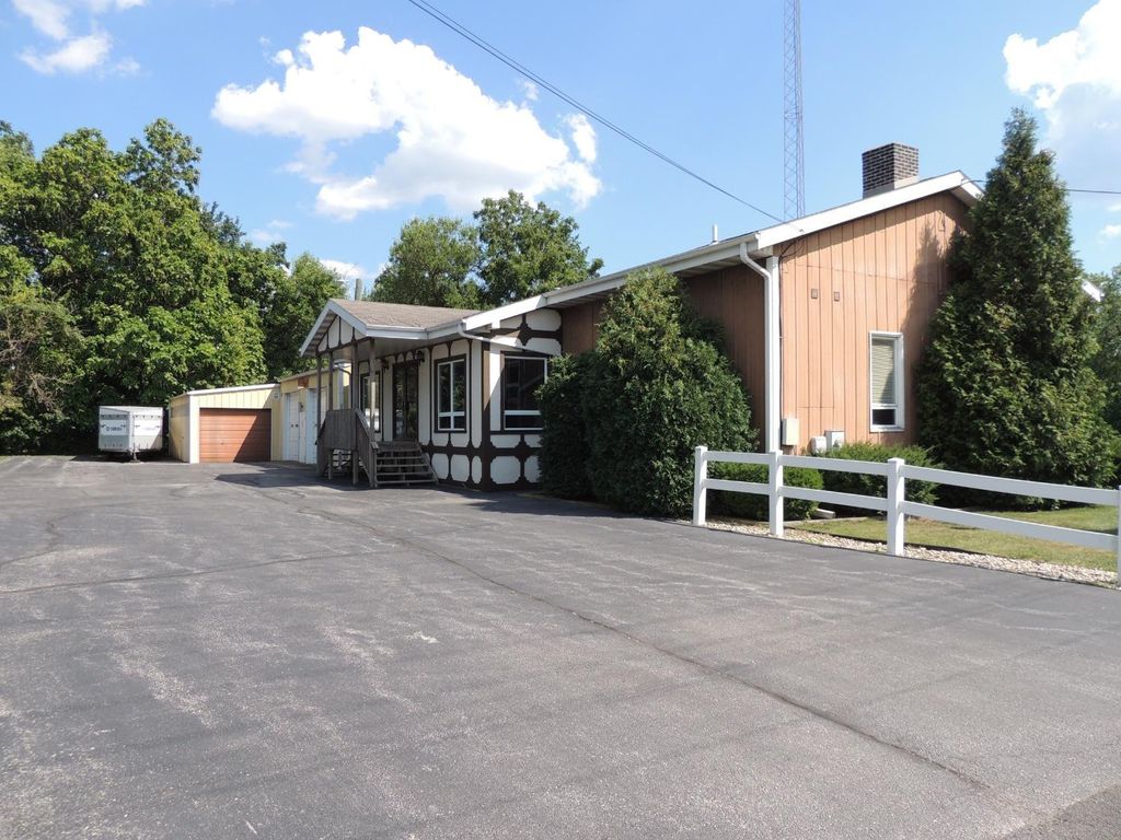 Photo of 457 S Campbell Street, Valparaiso, IN 46385 (MLS # 825991)