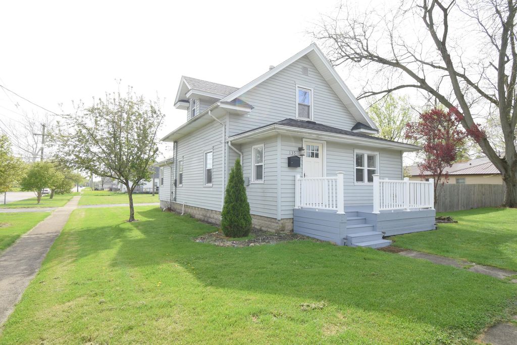 Photo of 135 N Rachel Street, Rensselaer, IN 47978 (MLS # 837422)