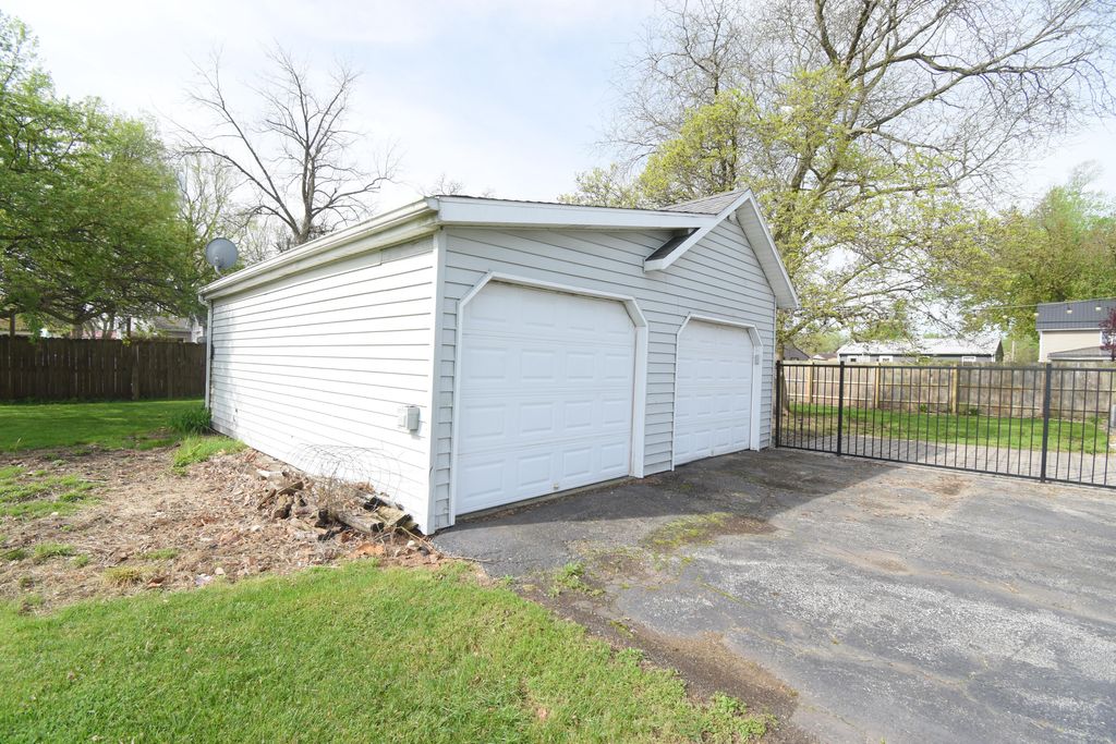 Photo of 135 N Rachel Street, Rensselaer, IN 47978 (MLS # 837422)