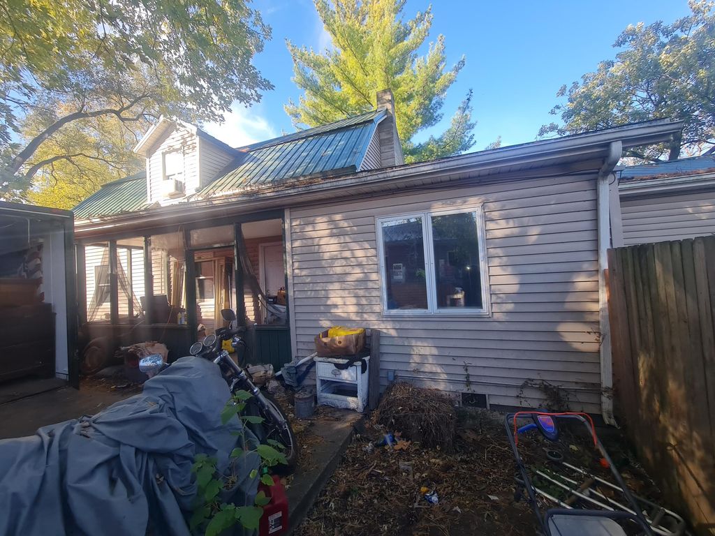 Photo of 515 E Arnold Street, Bluffton, IN 46714 (MLS # 830211)