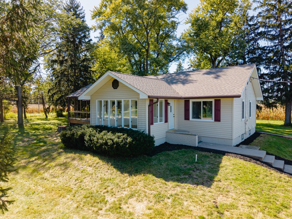Photo of 13020 N 1000 W, DeMotte, IN 46310 (MLS # 846322)