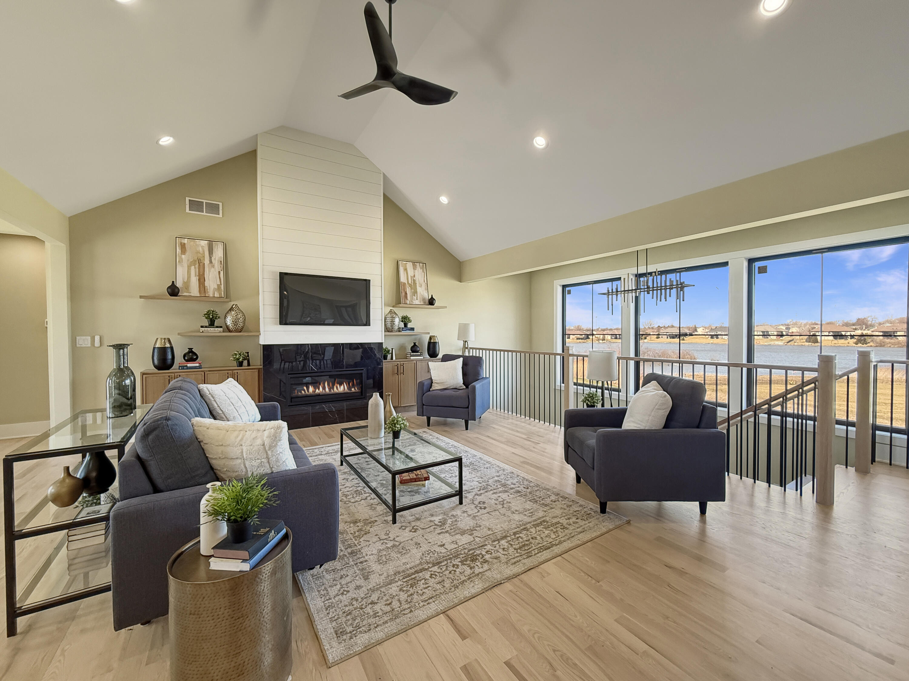 10102 Lakeview Drive