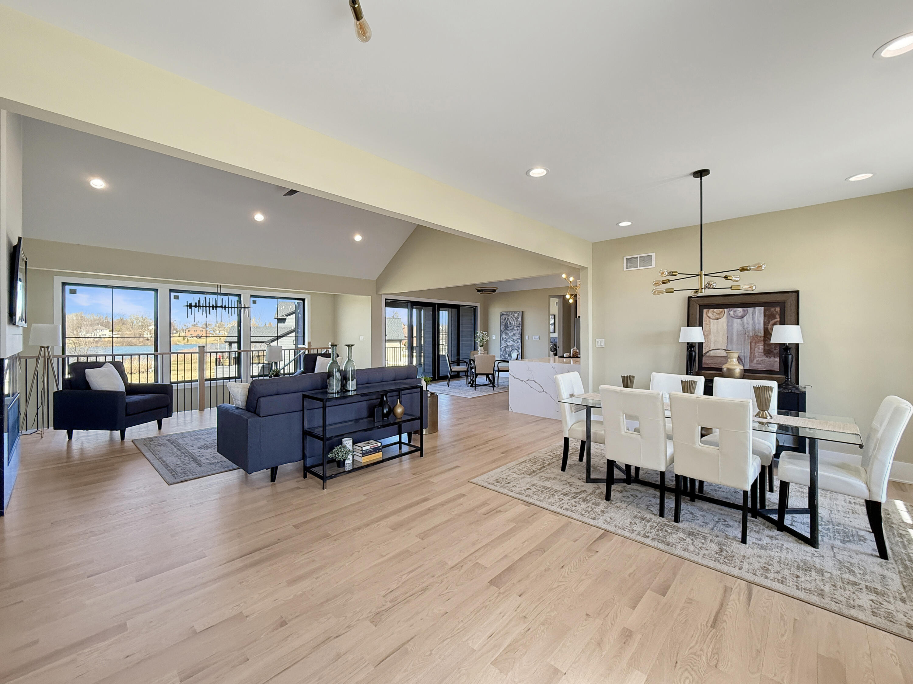 10102 Lakeview Drive