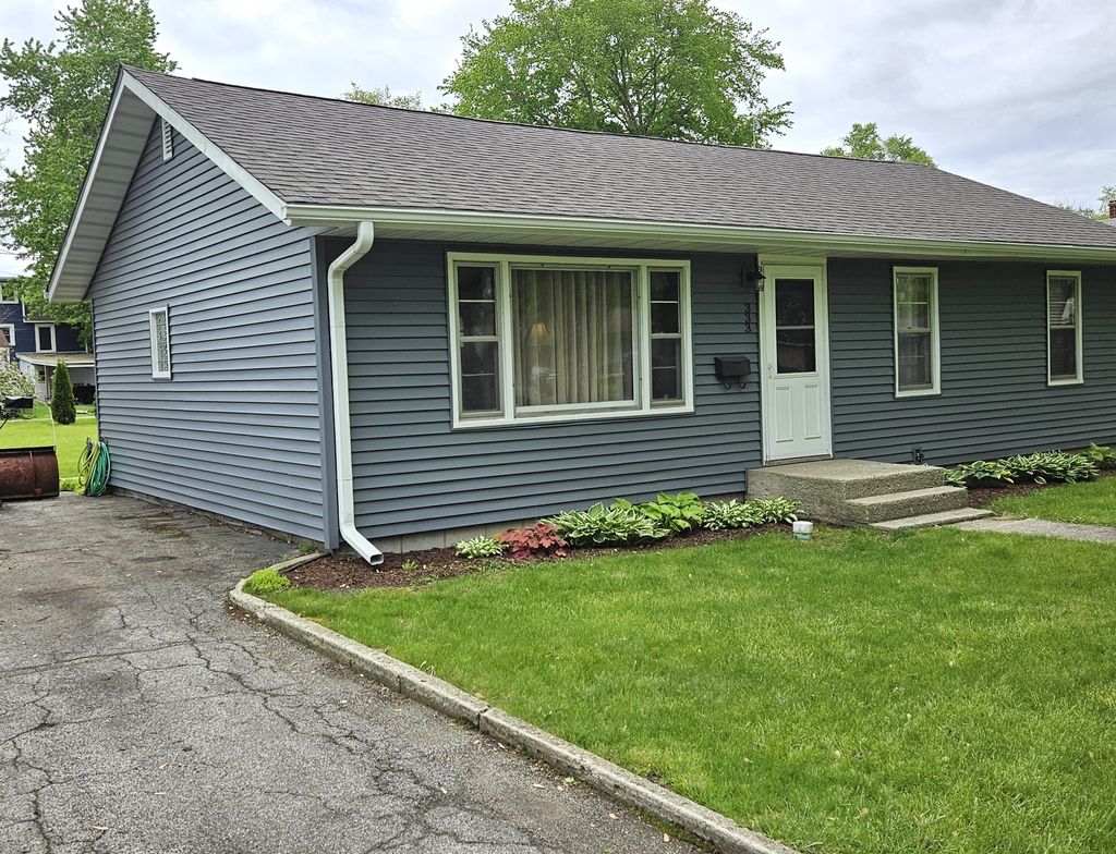 Photo of 333 Indiana Street, Porter, IN 46304 (MLS # 838423)