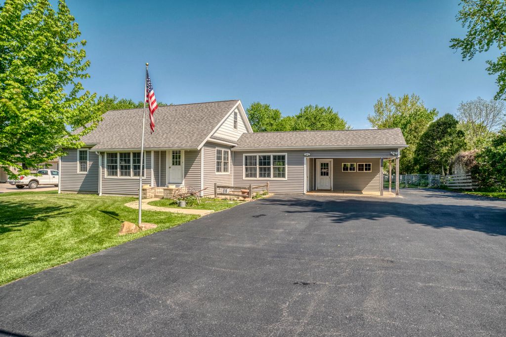 Photo of 4912 W Main Street, Lowell, IN 46356 (MLS # 838239)
