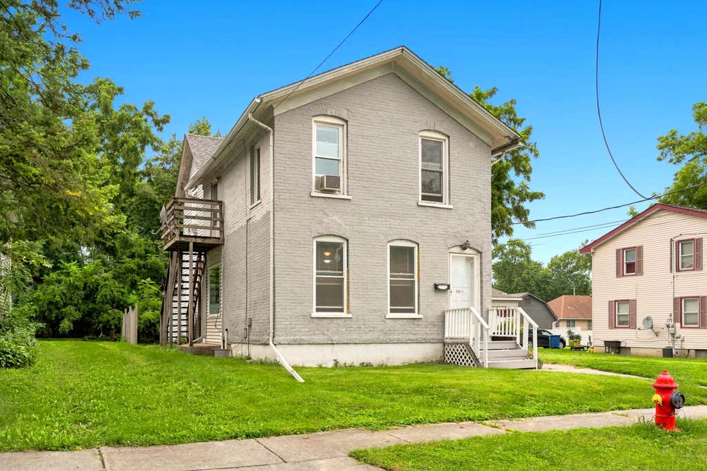 Photo of 133 N Jackson Street, Crown Point, IN 46307 (MLS # 843555)