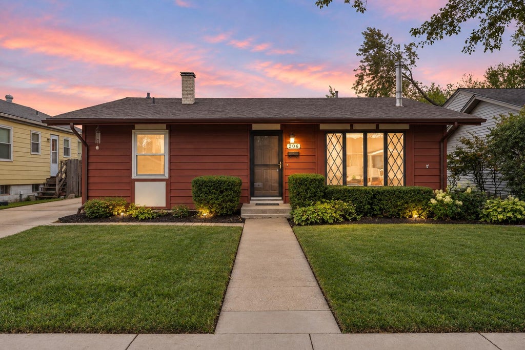 Photo of 206 E Manor Drive, Griffith, IN 46319 (MLS # 846596)