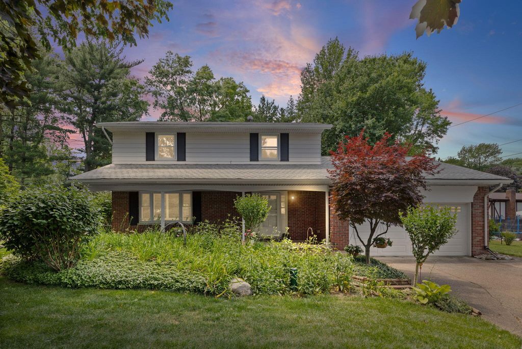 Photo of 2579 Nottingham Place, West Lafayette, IN 47906 (MLS # 841122)