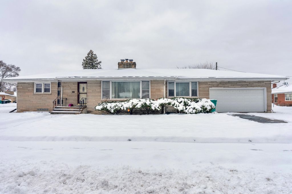 Photo of 5550 Jefferson Place, Merrillville, IN 46410 (MLS # 832026)