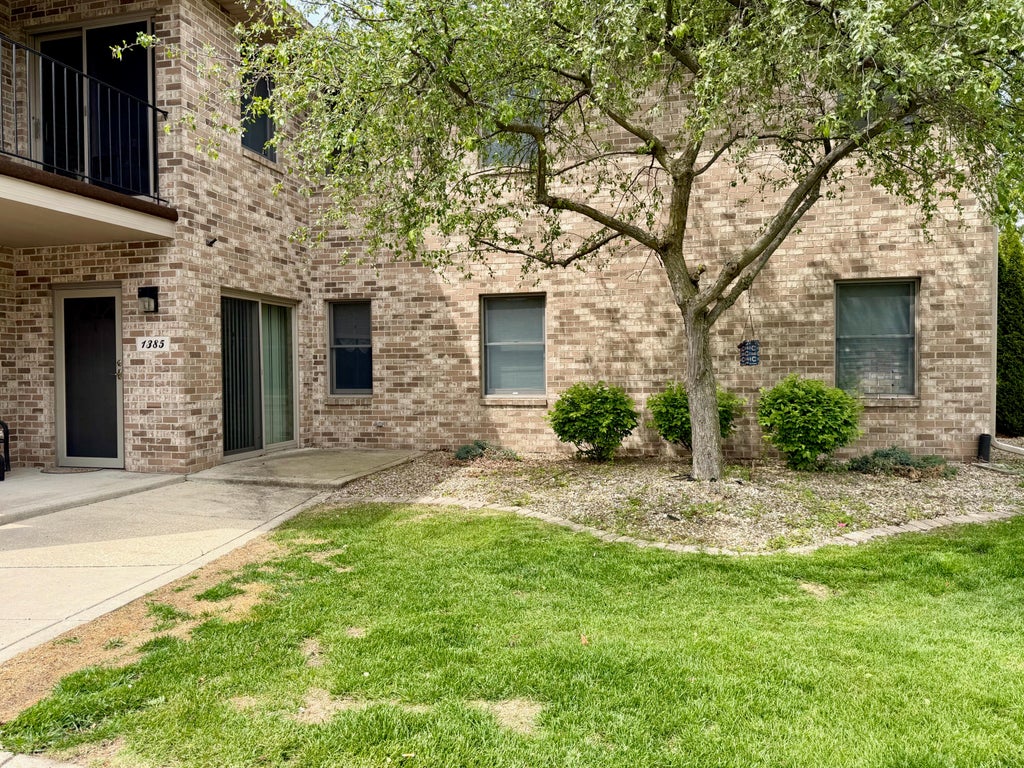 Photo of 1385 Young Drive, Crown Point, IN 46307 (MLS # 840701)