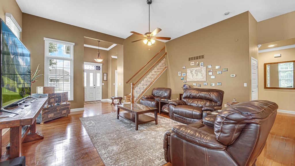 Photo of 239 Edgewood Drive, Valparaiso, IN 46385 (MLS # 838517)