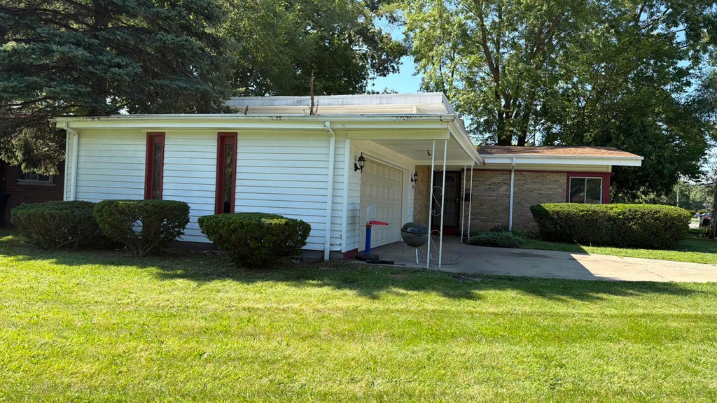 Photo of 7010 Ash Place, Gary, IN 46403 (MLS # 845050)