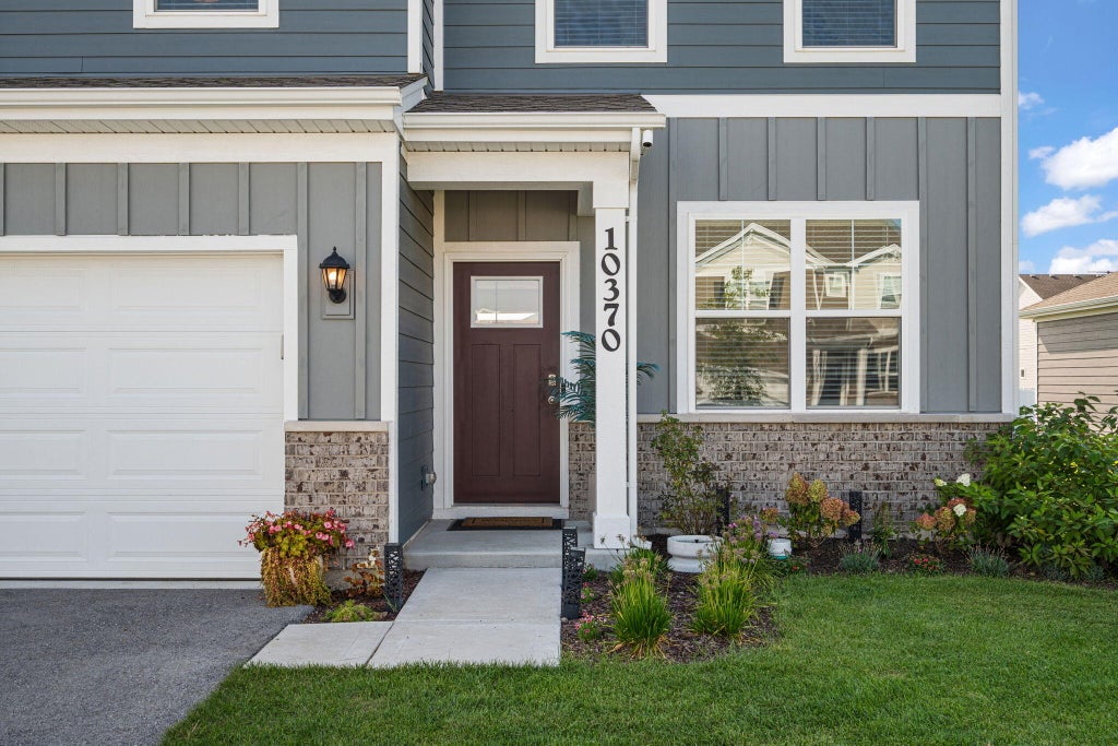 Photo of 10370 Blaine Street, Crown Point, IN 46307 (MLS # 844292)