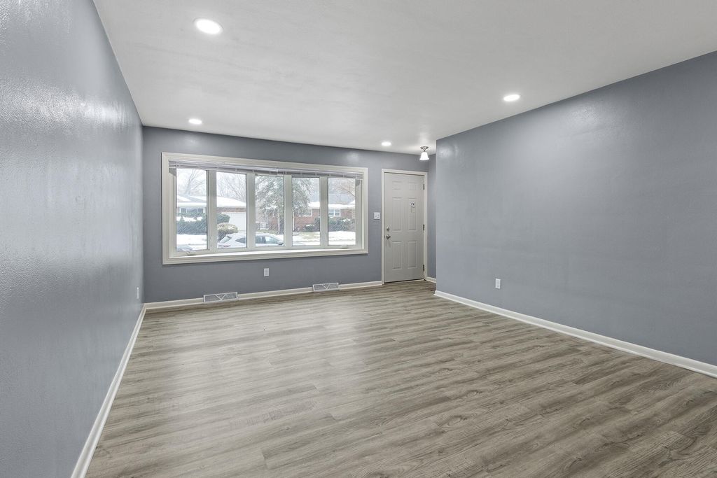 Photo of 1000 W 54th Avenue, Merrillville, IN 46410 (MLS # 832678)