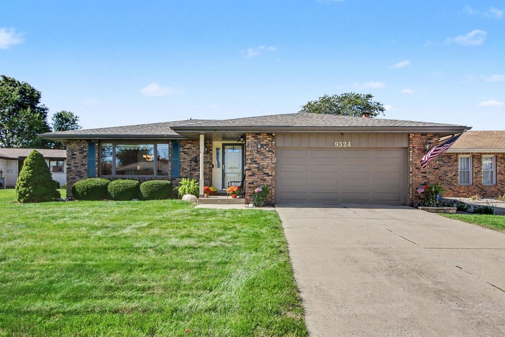 Photo of 9324 4th Street, Highland, IN 46322 (MLS # 846601)